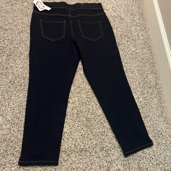 Pioneer Woman Denim Capris - Picture 2 of 5